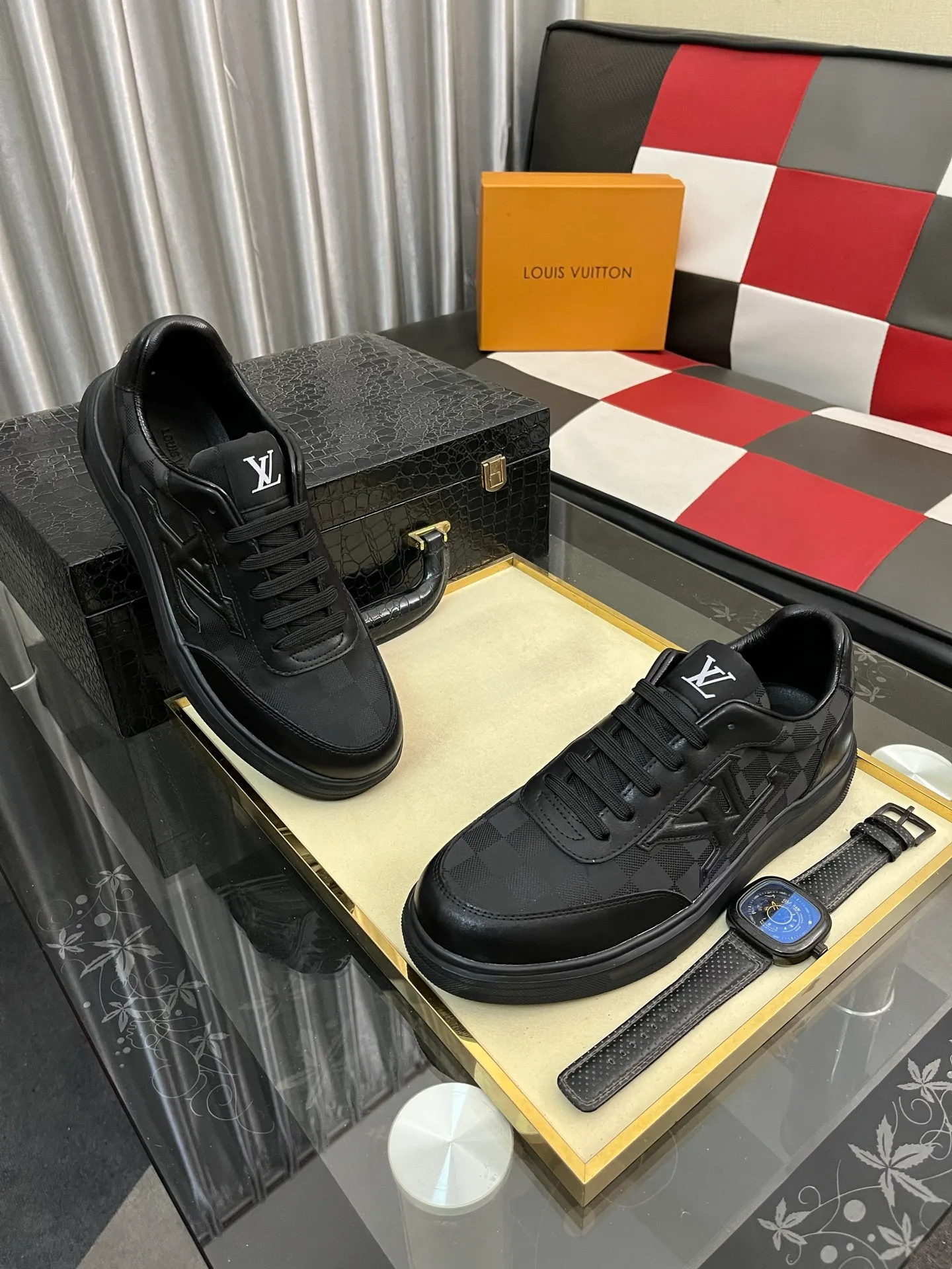 Men's shoes 💰400⌚️⌚️【LOUIS VUITTON】Same style as Louis Vuitton* official website 🚹Men's high-top casual shoes❤️Same style as popular celebrities and big names ~ Best-selling at home and abroad Lv focuses on the checkerboard series...Imported first-layer cowhide with special fabrics➕Full sheep leather lining➕Brand-specific hollow outsole💎Number: 38-443️⃣Colors available